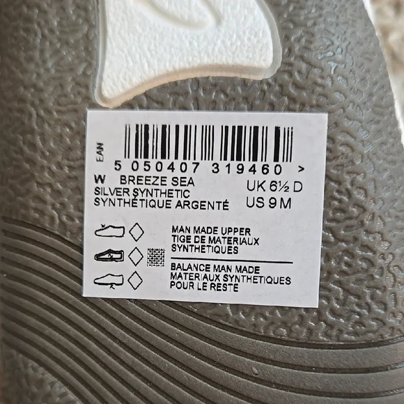 Clarks Cloudstepper Silver Sandals with Ergonomic Footbed & Adjustable Strap - Picture 6 of 7